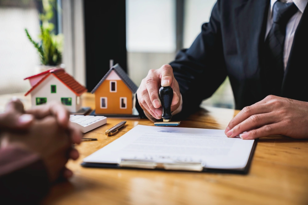 Real Estate Notary: Everything Home Buyers and Sellers Need to Know (2026)